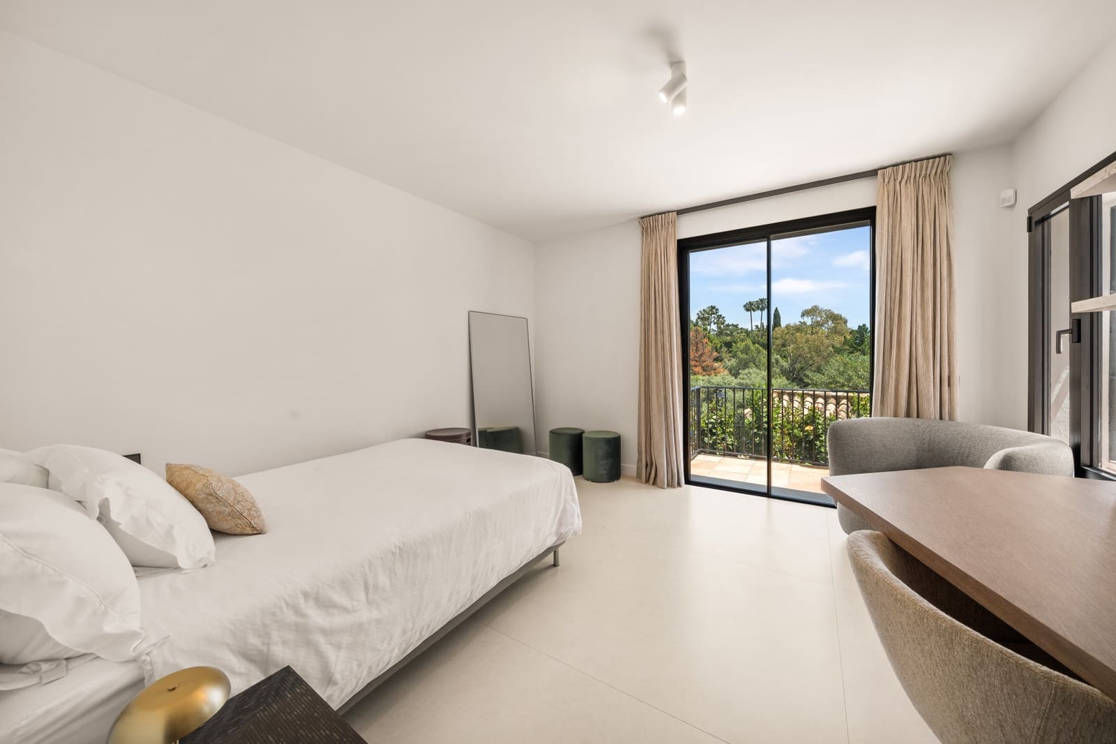 3 bedroom Villa for sale in Golden Mile with pool garage - € 4,950,000 (Ref: 10040701)