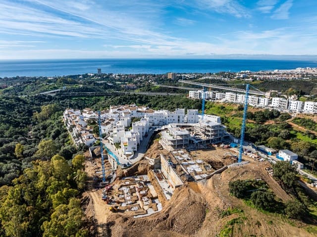 2 makuuhuone Kattohuoneisto myytävänä paikassa Alto de los Monteros, Marbella mukana uima-altaan 
autotalli - 590 000 € (Ref: 10042632)