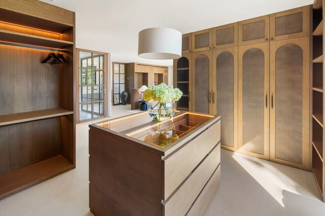 4 chambre Villa/Maison à vendre à Las Brisas, Marbella avec piscine garage - 5 995 000 € (Ref: 10044606)