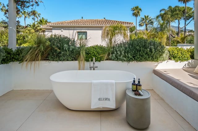 4 chambre Villa/Maison à vendre à Las Brisas, Marbella avec piscine garage - 5 995 000 € (Ref: 10044606)