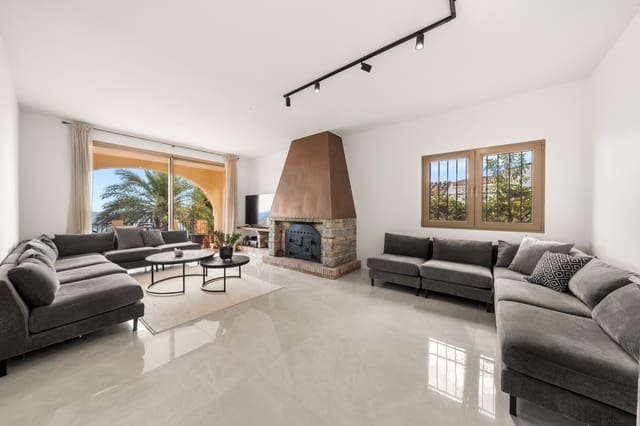 7 makuuhuone Huvila myytävänä paikassa Buenas Noches, Estepona mukana uima-altaan 
autotalli - 1 690 000 € (Ref: 10048859)
