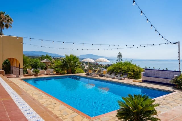7 makuuhuone Huvila myytävänä paikassa Buenas Noches, Estepona mukana uima-altaan 
autotalli - 1 690 000 € (Ref: 10048859)