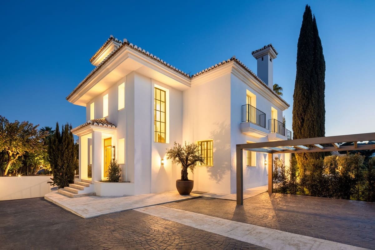 5 bedroom Villa for sale in Nueva Andalucia with pool garage - € 7,995,000 (Ref: 10054818)