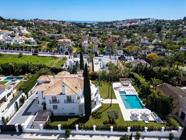 Chalet de 5 habitaciones en Las Brisas, Marbella en venta con piscina garaje - 7.995.000 € (Ref: 10054818)