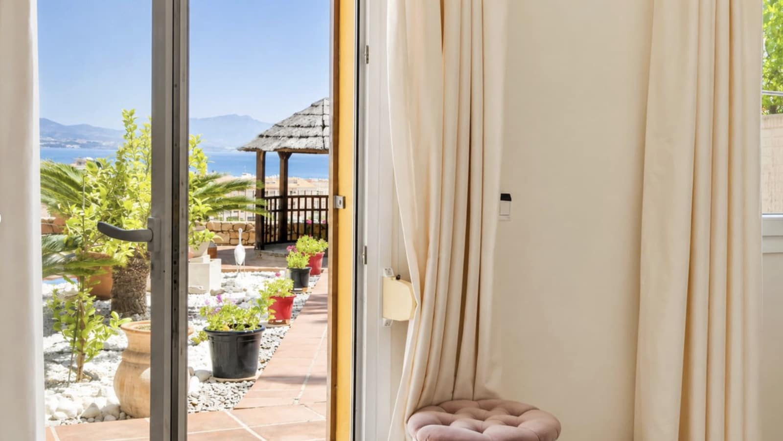 5 soveværelse Villa til salg i La Duquesa / Puerto de la Duquesa med swimmingpool garage - € 980.000 (Ref: 10067176)