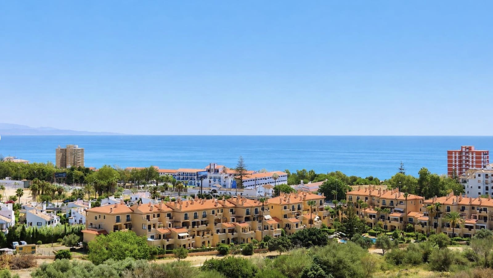 5 soveværelse Villa til salg i La Duquesa / Puerto de la Duquesa med swimmingpool garage - € 980.000 (Ref: 10067176)