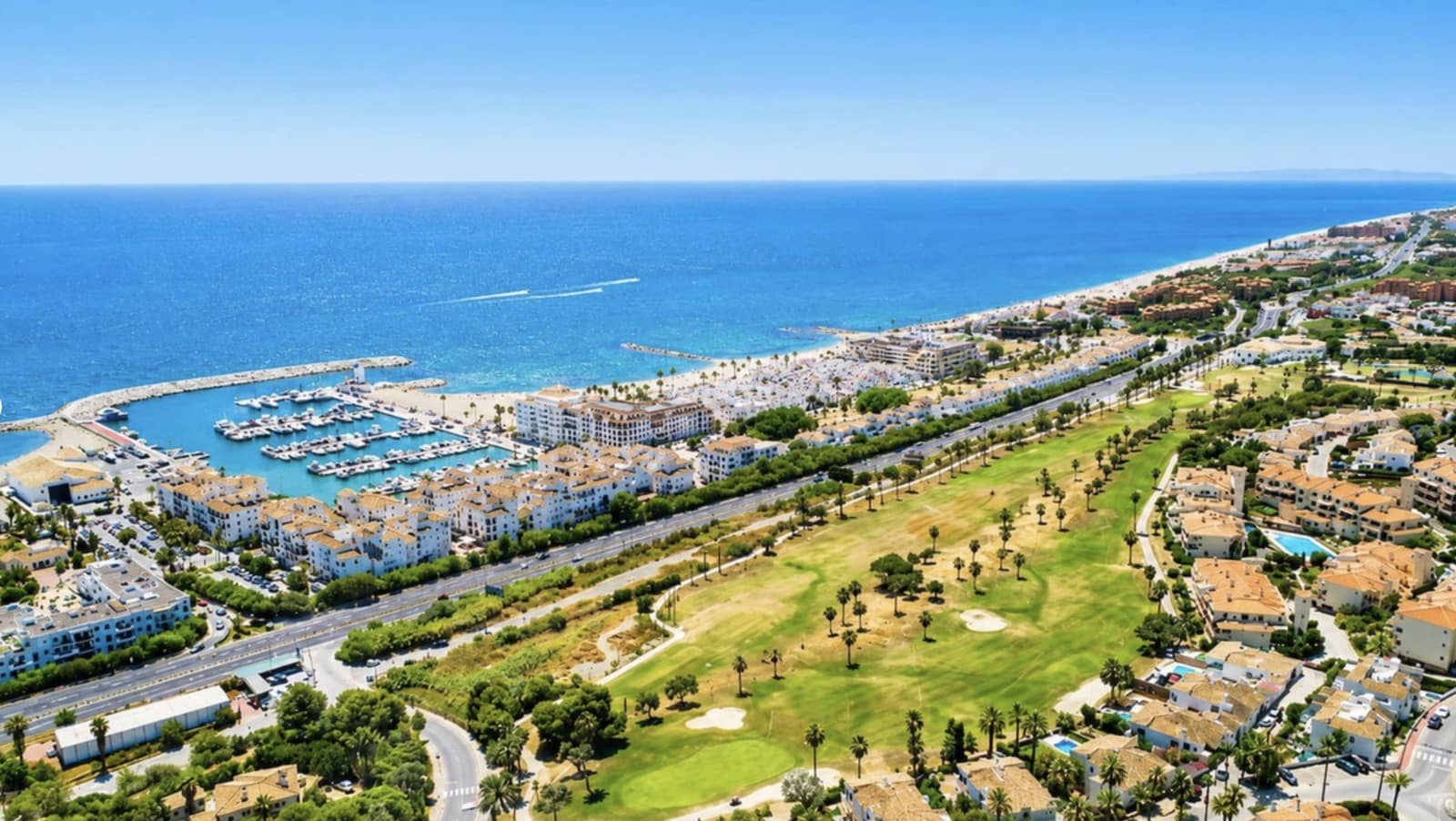 5 soveværelse Villa til salg i La Duquesa / Puerto de la Duquesa med swimmingpool garage - € 980.000 (Ref: 10067176)
