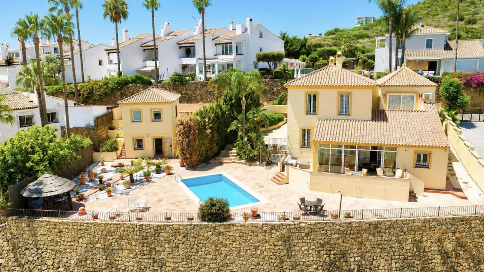 5 soveværelse Villa til salg i La Duquesa / Puerto de la Duquesa med swimmingpool garage - € 980.000 (Ref: 10067176)