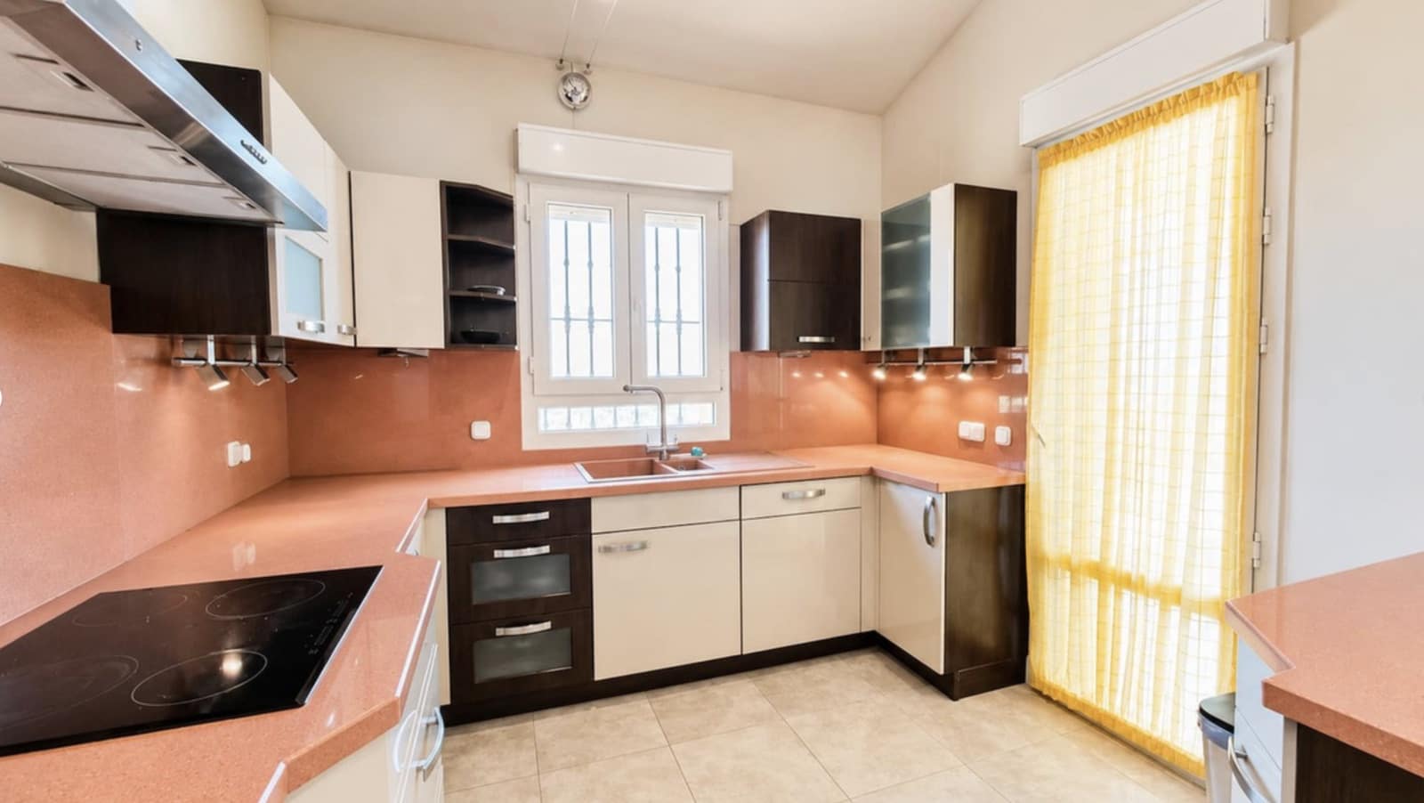 5 soveværelse Villa til salg i La Duquesa / Puerto de la Duquesa med swimmingpool garage - € 980.000 (Ref: 10067176)