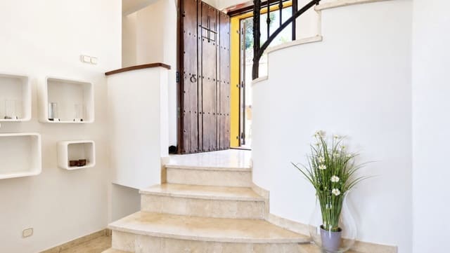 5 soveværelse Villa til salg i La Duquesa / Puerto de la Duquesa, Manilva med swimmingpool garage - € 980.000 (Ref: 10067176)