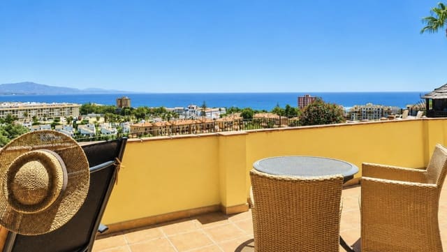 5 soveværelse Villa til salg i La Duquesa / Puerto de la Duquesa, Manilva med swimmingpool garage - € 980.000 (Ref: 10067176)