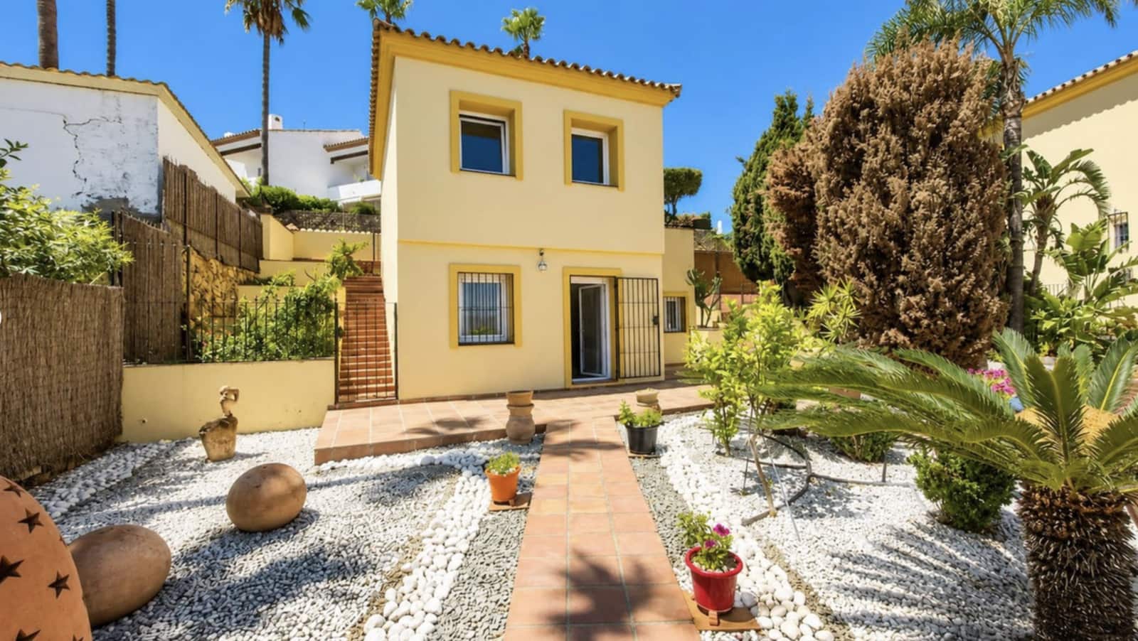 5 soveværelse Villa til salg i La Duquesa / Puerto de la Duquesa med swimmingpool garage - € 980.000 (Ref: 10067176)