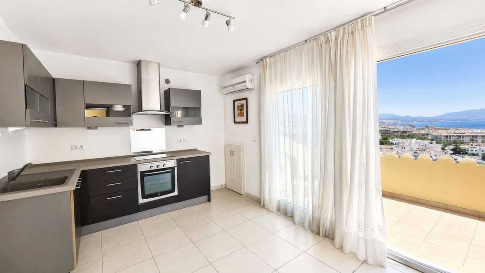 5 soveværelse Villa til salg i La Duquesa / Puerto de la Duquesa med swimmingpool garage - € 980.000 (Ref: 10067176)