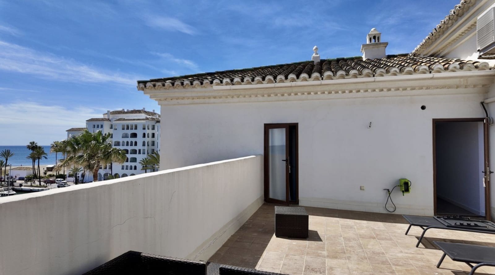 Ático de 4 habitaciones en La Duquesa / Puerto de la Duquesa en venta con garaje - 940.000 € (Ref: 10067177)