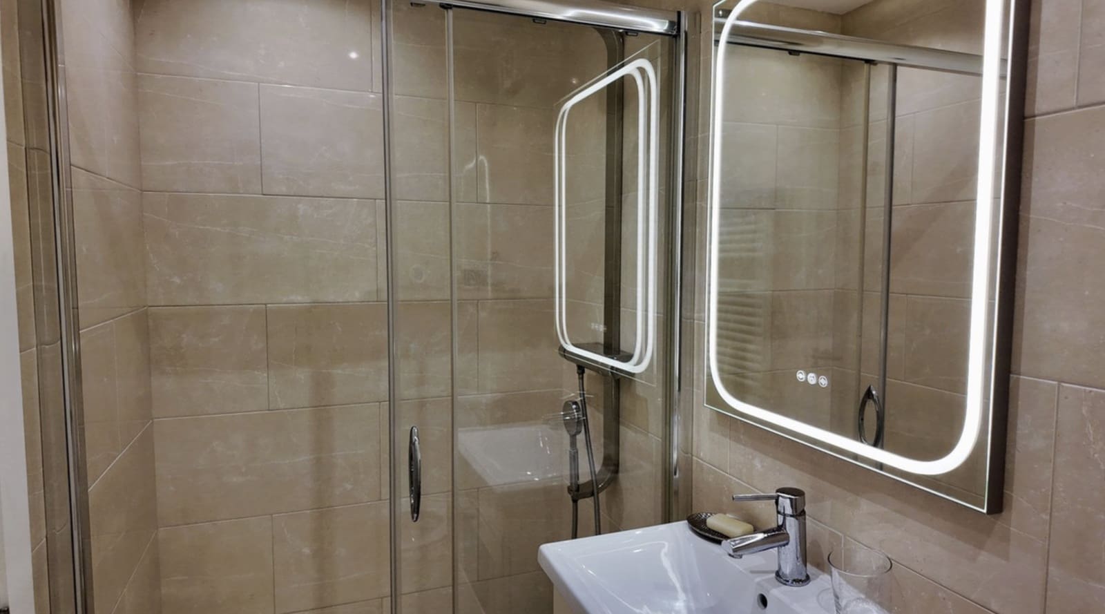 Ático de 4 habitaciones en La Duquesa / Puerto de la Duquesa en venta con garaje - 940.000 € (Ref: 10067177)