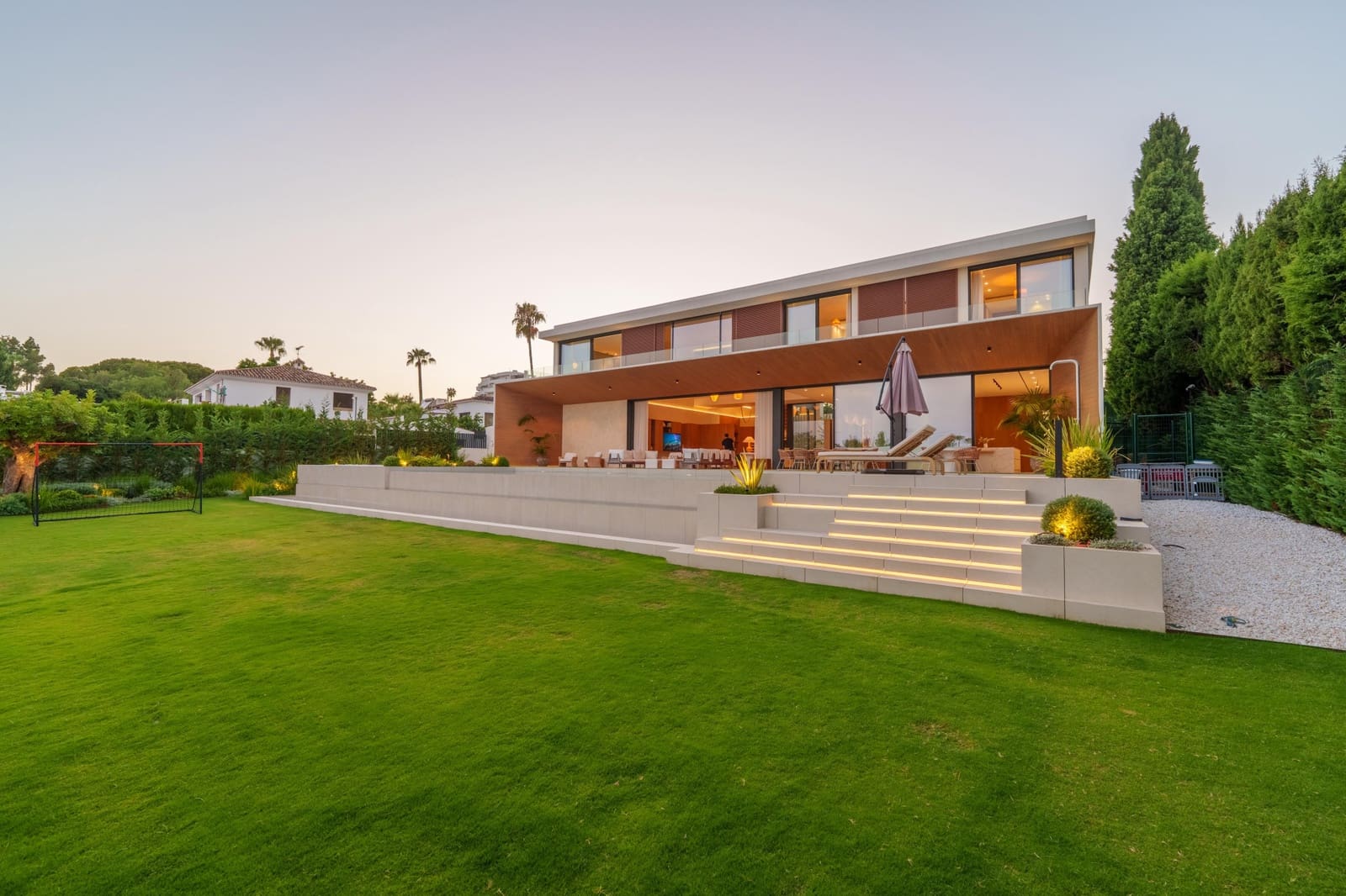 6 chambre Villa/Maison à vendre à Guadalmina avec piscine garage - 5 995 000 € (Ref: 10075393)