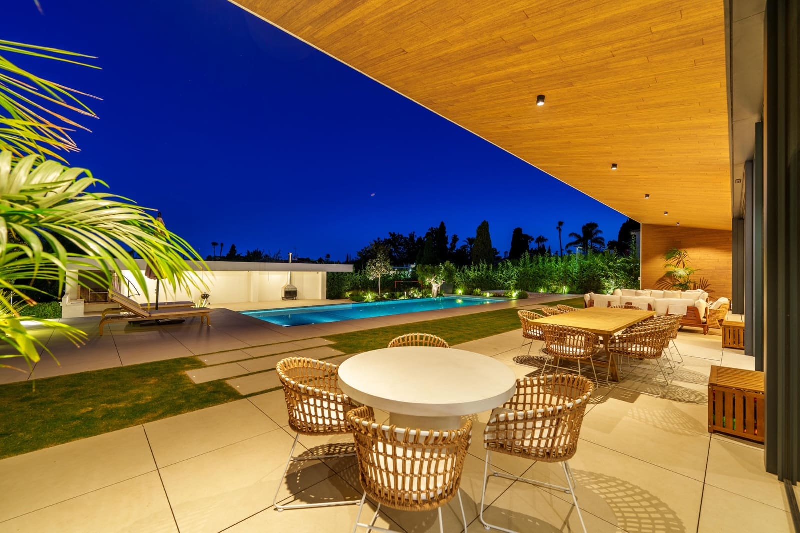6 chambre Villa/Maison à vendre à Guadalmina avec piscine garage - 5 995 000 € (Ref: 10075393)