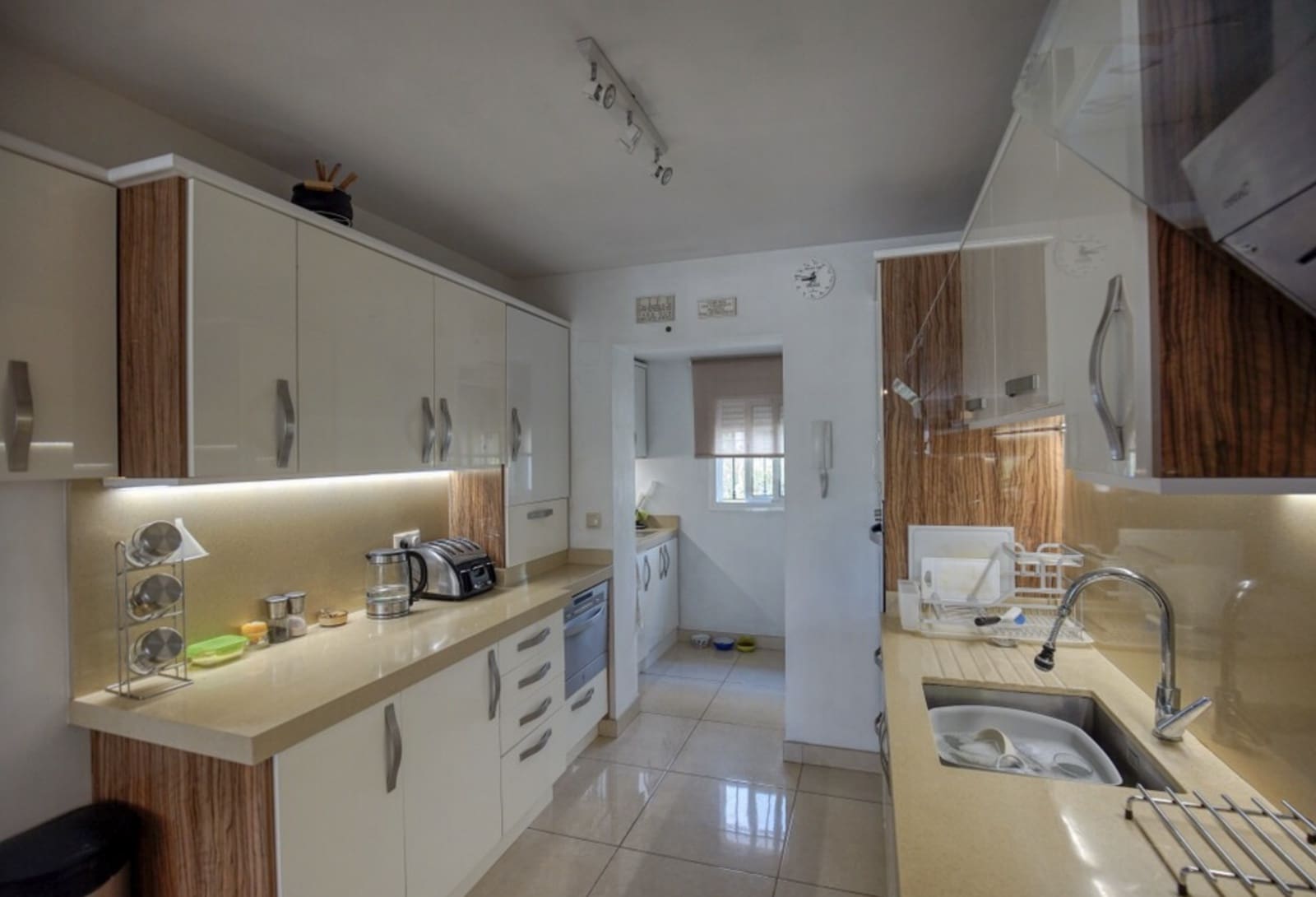 4 slaapkamer Huis te koop in Nueva Andalucia met zwembad - € 980.000 (Ref: 10099749)