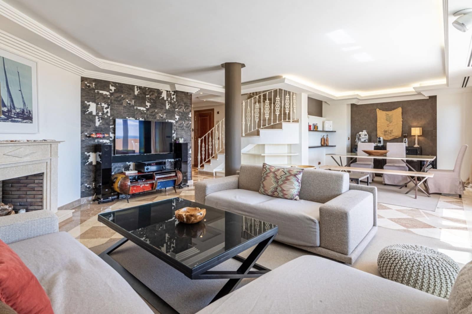 2 sypialnia Penthouse na sprzedaż w Nueva Andalucia z basenem garażem - 950 000 € (Ref: 10099750)