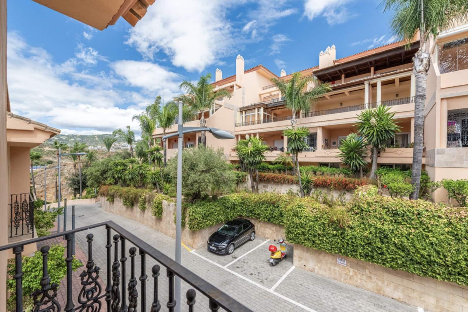 2 sypialnia Penthouse na sprzedaż w Nueva Andalucia z basenem garażem - 950 000 € (Ref: 10099750)