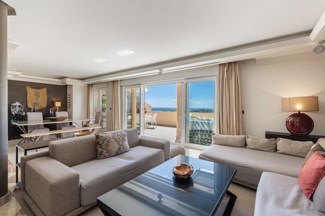 2 sypialnia Penthouse na sprzedaż w Los Naranjos, Marbella z basenem garażem - 950 000 € (Ref: 10099750)