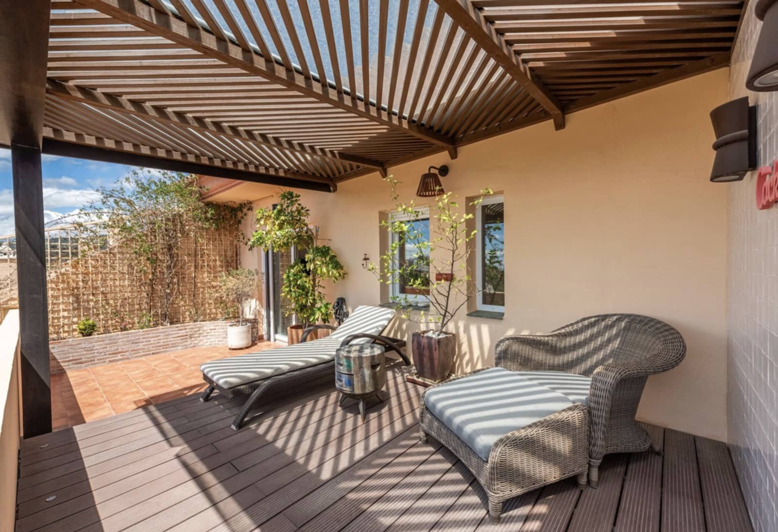 2 sypialnia Penthouse na sprzedaż w Nueva Andalucia z basenem garażem - 950 000 € (Ref: 10099750)
