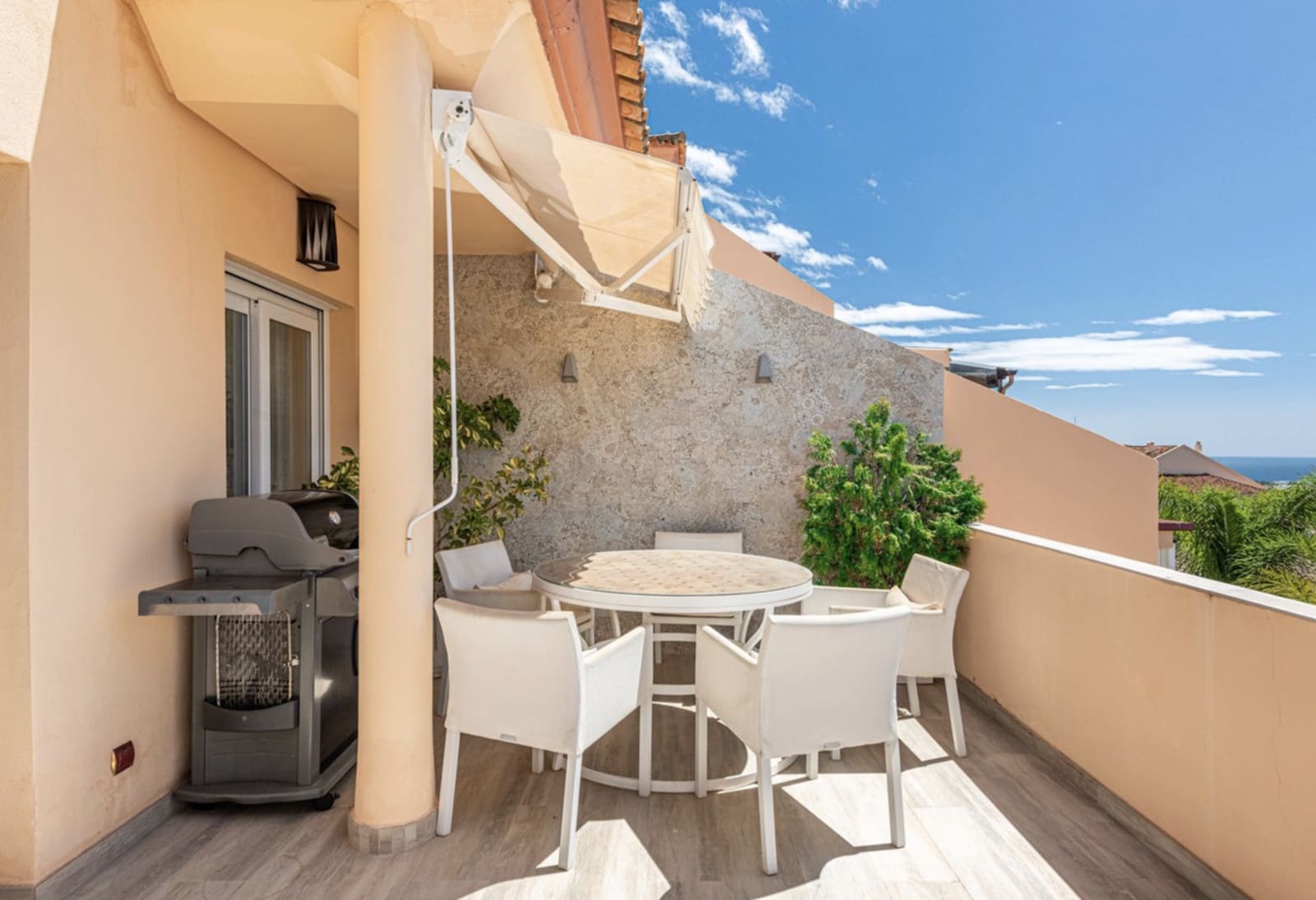 2 sypialnia Penthouse na sprzedaż w Nueva Andalucia z basenem garażem - 950 000 € (Ref: 10099750)