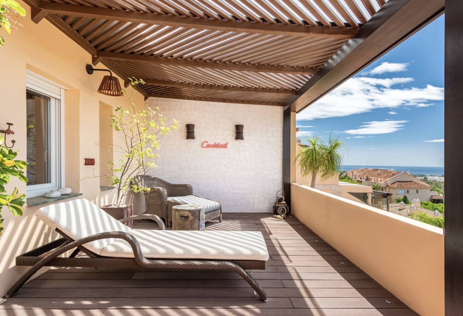 2 sypialnia Penthouse na sprzedaż w Nueva Andalucia z basenem garażem - 950 000 € (Ref: 10099750)