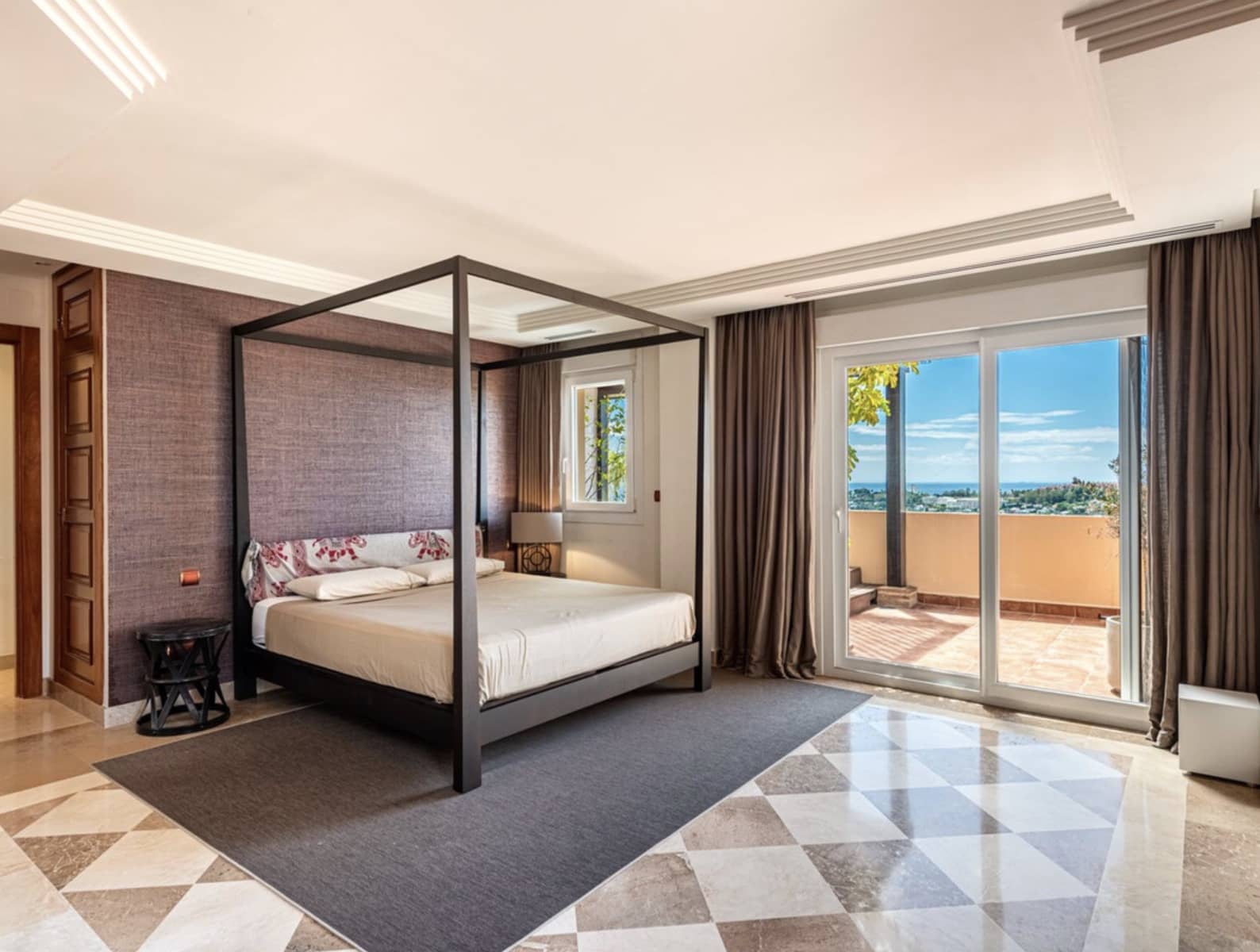 2 sypialnia Penthouse na sprzedaż w Nueva Andalucia z basenem garażem - 950 000 € (Ref: 10099750)