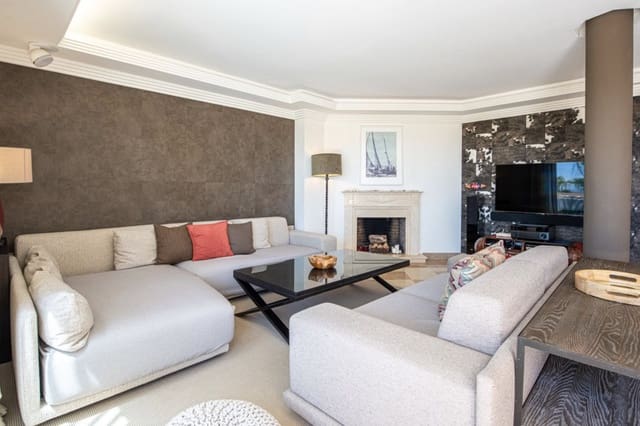 2 sypialnia Penthouse na sprzedaż w Los Naranjos, Marbella z basenem garażem - 950 000 € (Ref: 10099750)