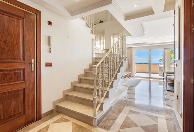 2 sypialnia Penthouse na sprzedaż w Los Naranjos, Marbella z basenem garażem - 950 000 € (Ref: 10099750)