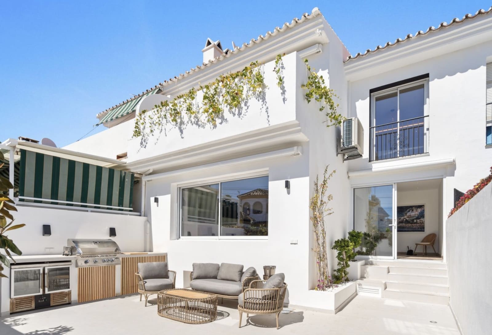 4 quarto Casa em Banda para venda em San Pedro de Alcantara com garagem - 1 050 000 € (Ref: 10101879)