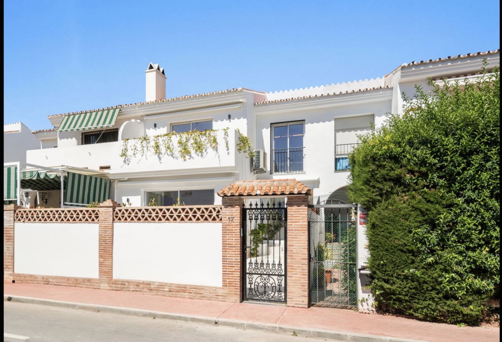 4 quarto Casa em Banda para venda em San Pedro de Alcantara com garagem - 1 050 000 € (Ref: 10101879)