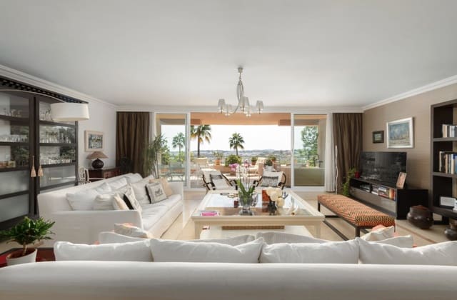 3 chambre Appartement à vendre à Los Naranjos, Marbella avec piscine garage - 1 295 000 € (Ref: 10101880)