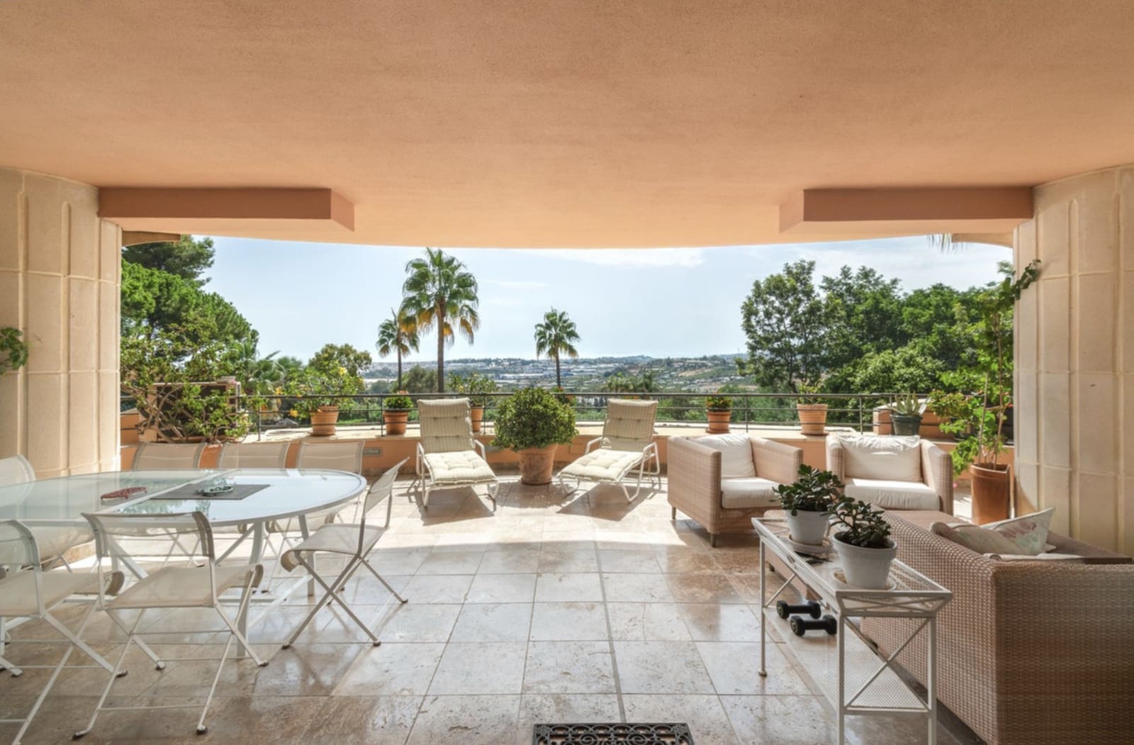 3 chambre Appartement à vendre à Nueva Andalucia avec piscine garage - 1 295 000 € (Ref: 10101880)