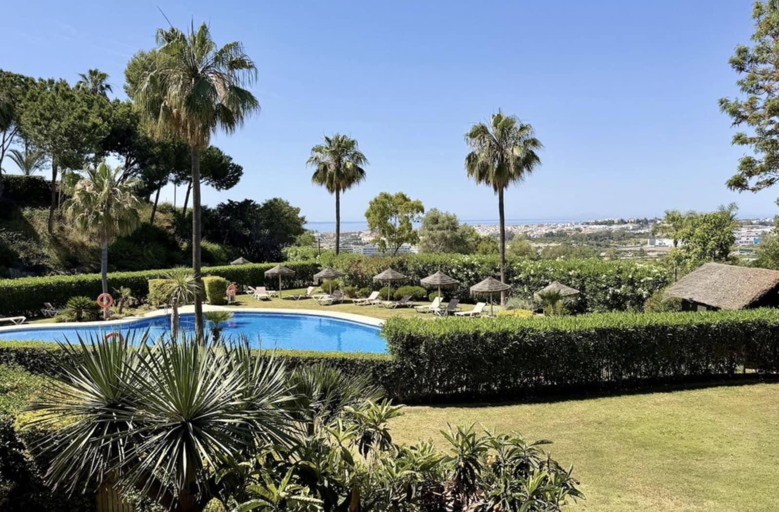 3 chambre Appartement à vendre à Nueva Andalucia avec piscine garage - 1 295 000 € (Ref: 10101880)