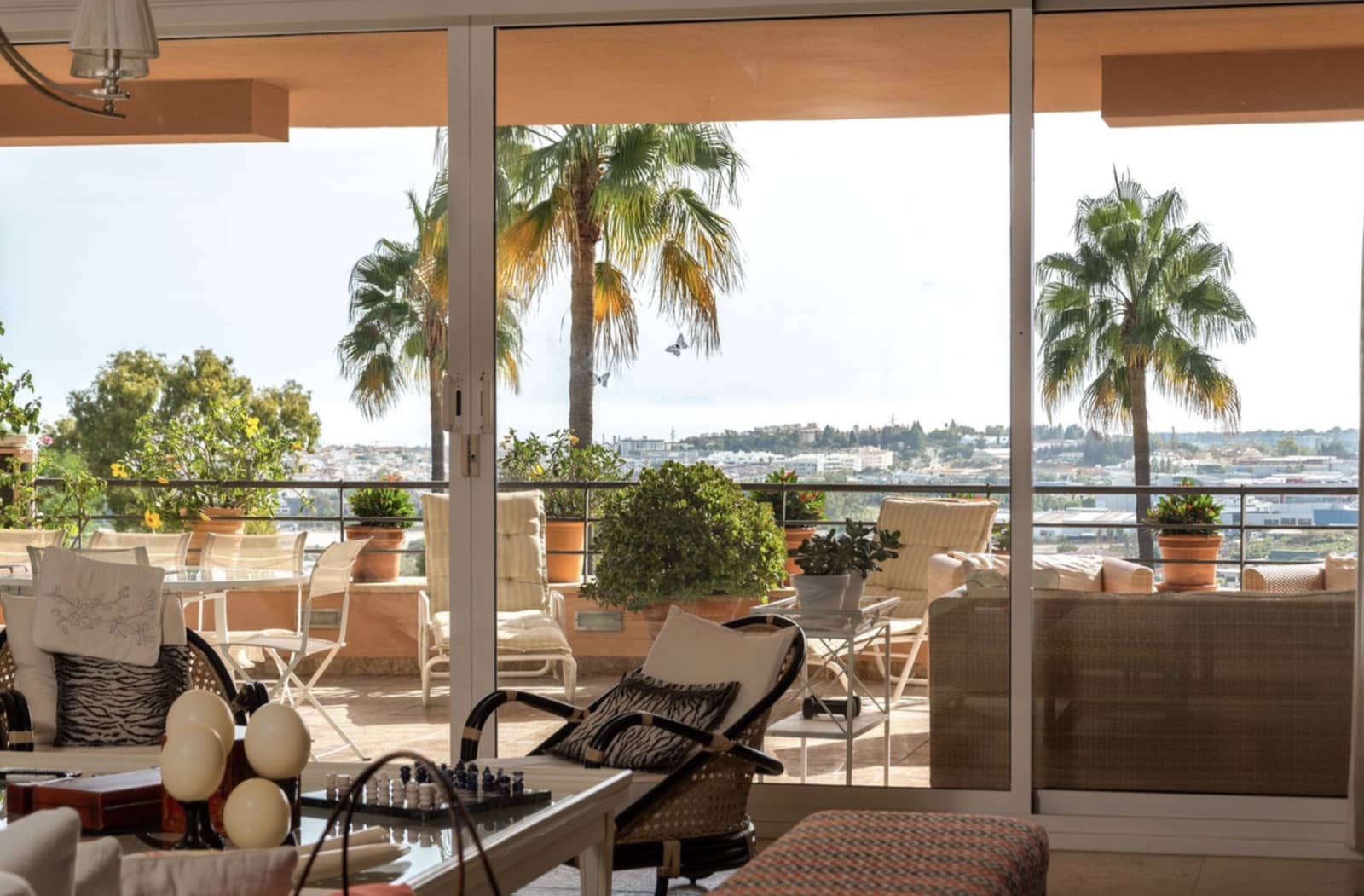 3 chambre Appartement à vendre à Nueva Andalucia avec piscine garage - 1 295 000 € (Ref: 10101880)