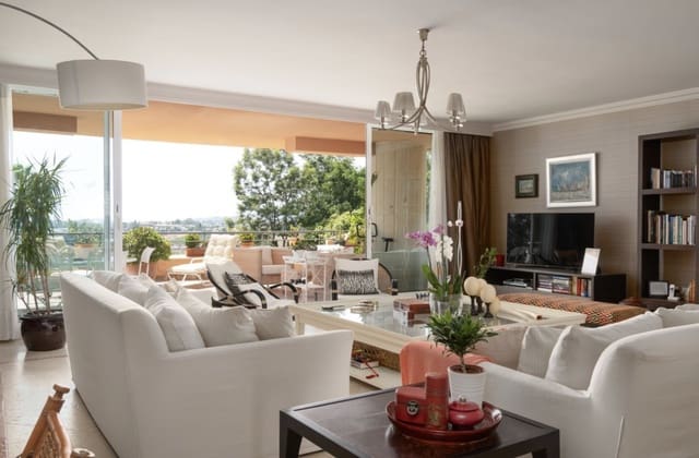 3 chambre Appartement à vendre à Los Naranjos, Marbella avec piscine garage - 1 295 000 € (Ref: 10101880)