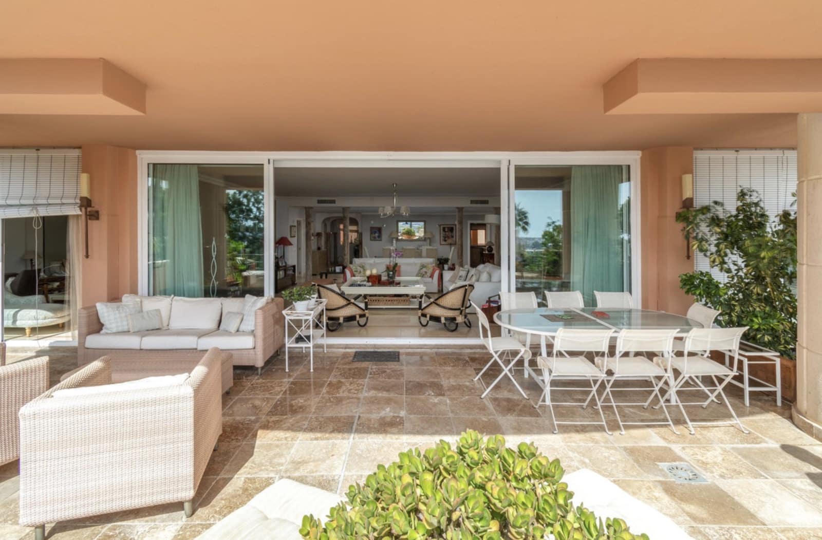 3 chambre Appartement à vendre à Nueva Andalucia avec piscine garage - 1 295 000 € (Ref: 10101880)