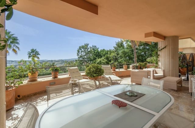 3 chambre Appartement à vendre à Los Naranjos, Marbella avec piscine garage - 1 295 000 € (Ref: 10101880)