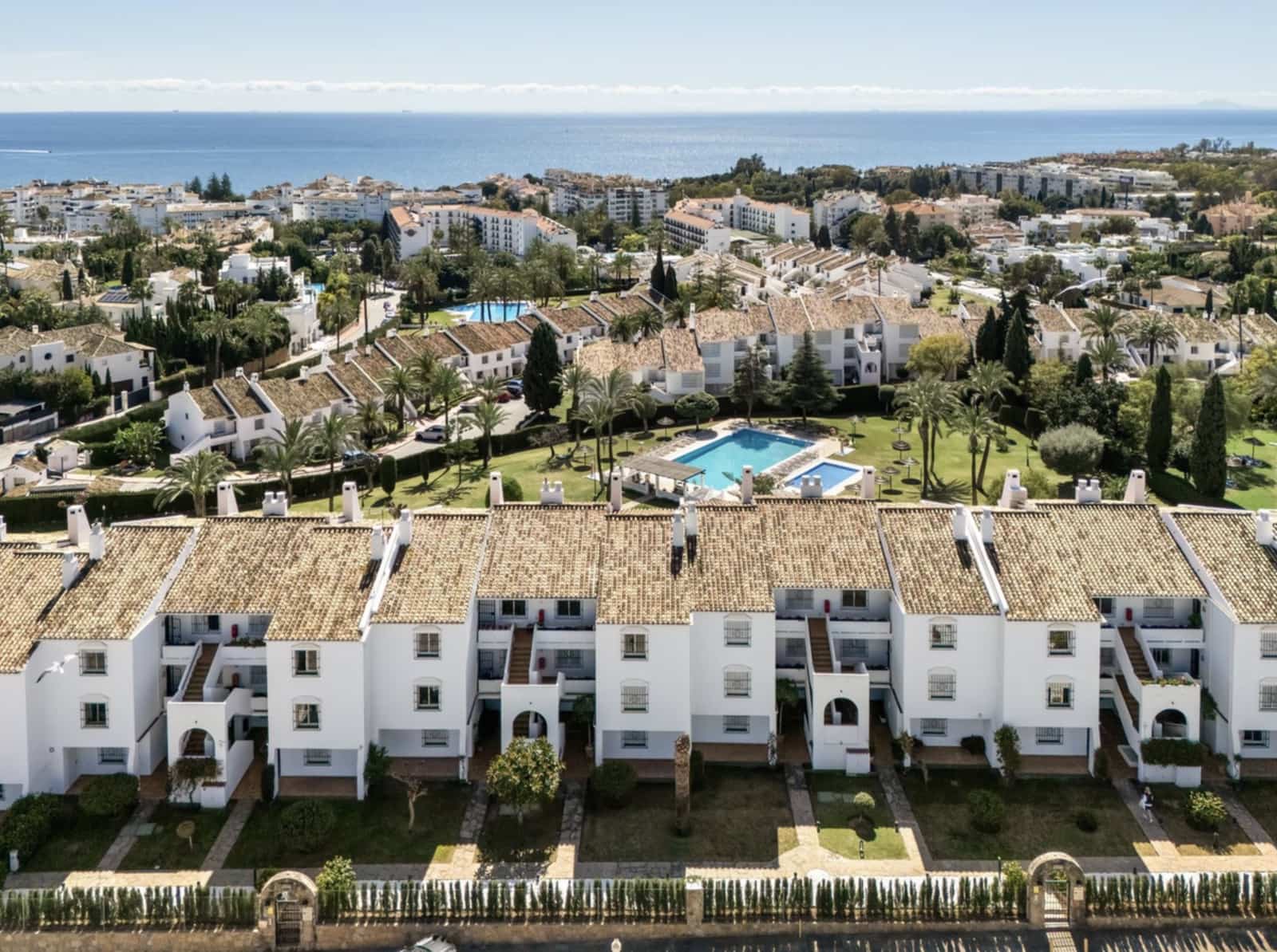 3 quarto Apartamento para venda em Nueva Andalucia com piscina garagem - 1 090 000 € (Ref: 10101881)