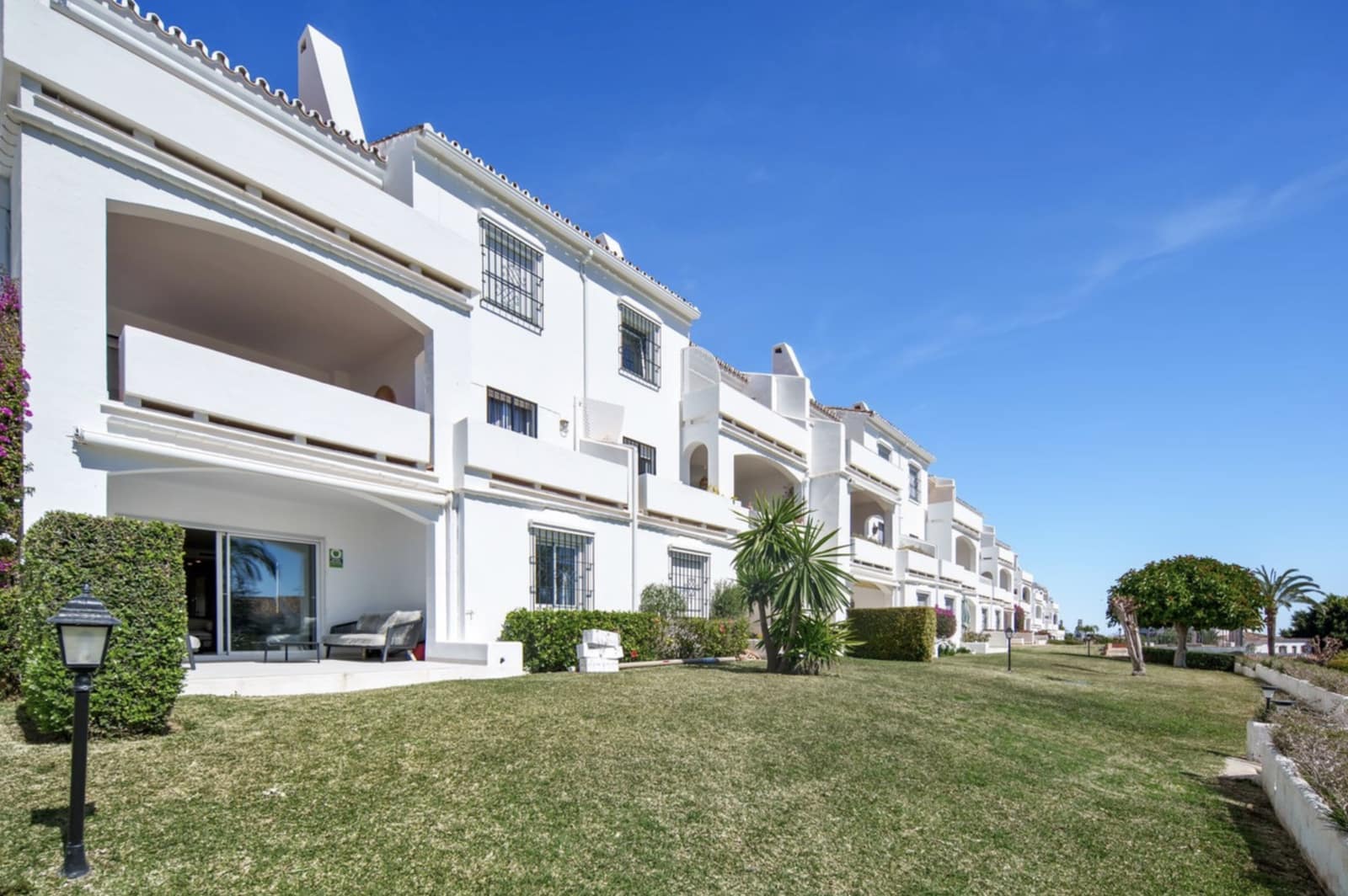3 quarto Apartamento para venda em Nueva Andalucia com piscina garagem - 1 090 000 € (Ref: 10101881)
