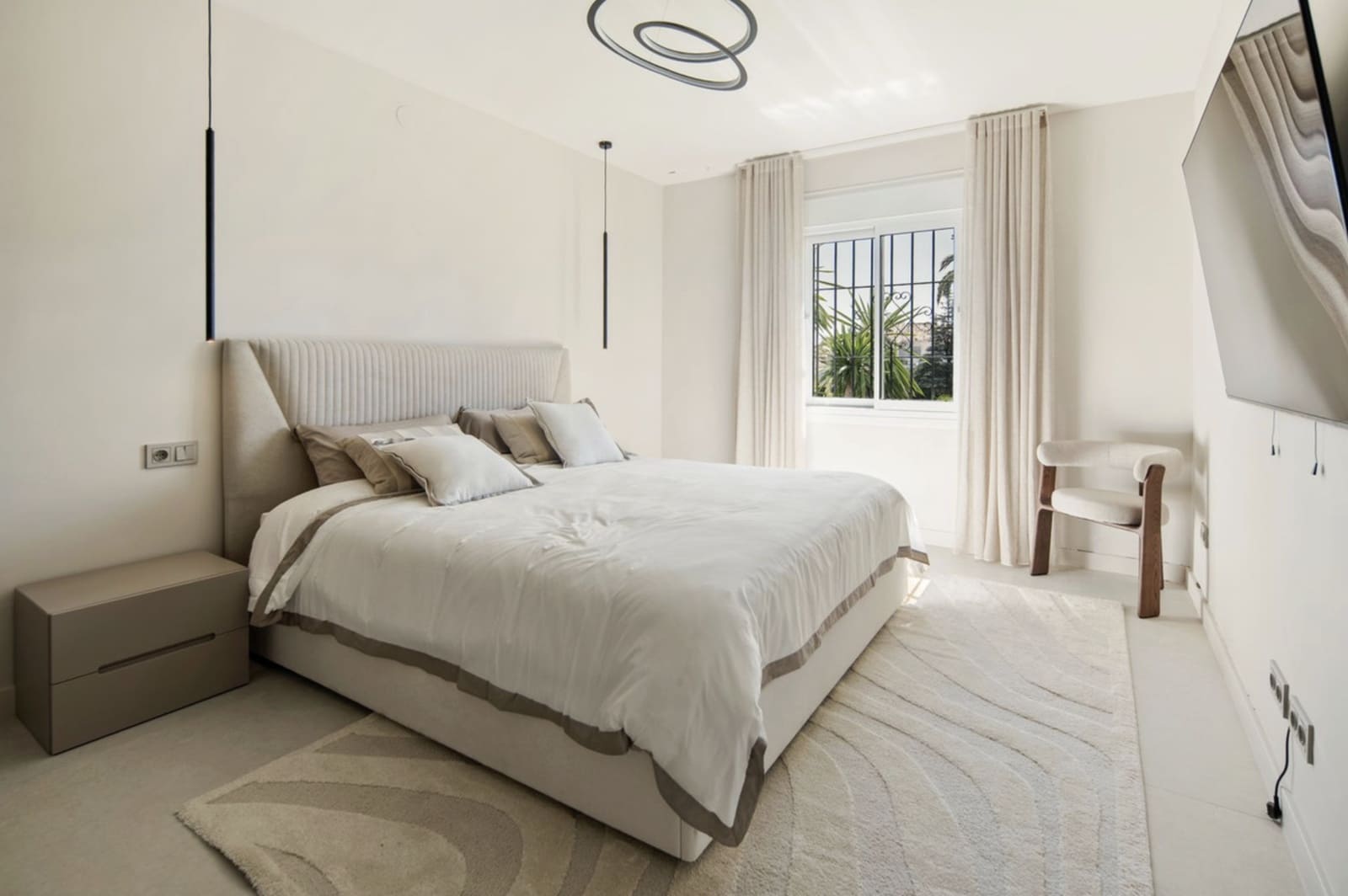 3 quarto Apartamento para venda em Nueva Andalucia com piscina garagem - 1 090 000 € (Ref: 10101881)