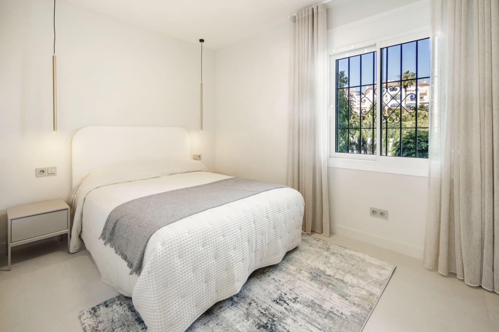 3 quarto Apartamento para venda em Nueva Andalucia com piscina garagem - 1 090 000 € (Ref: 10101881)