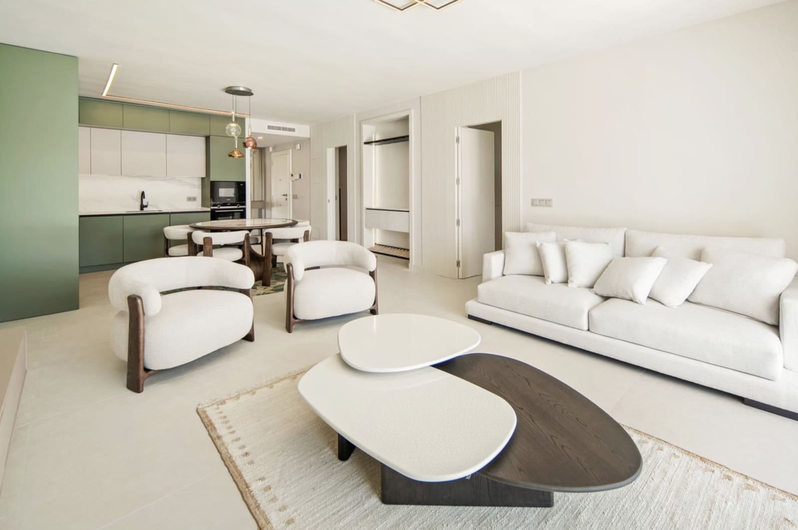 3 quarto Apartamento para venda em Nueva Andalucia com piscina garagem - 1 090 000 € (Ref: 10101881)