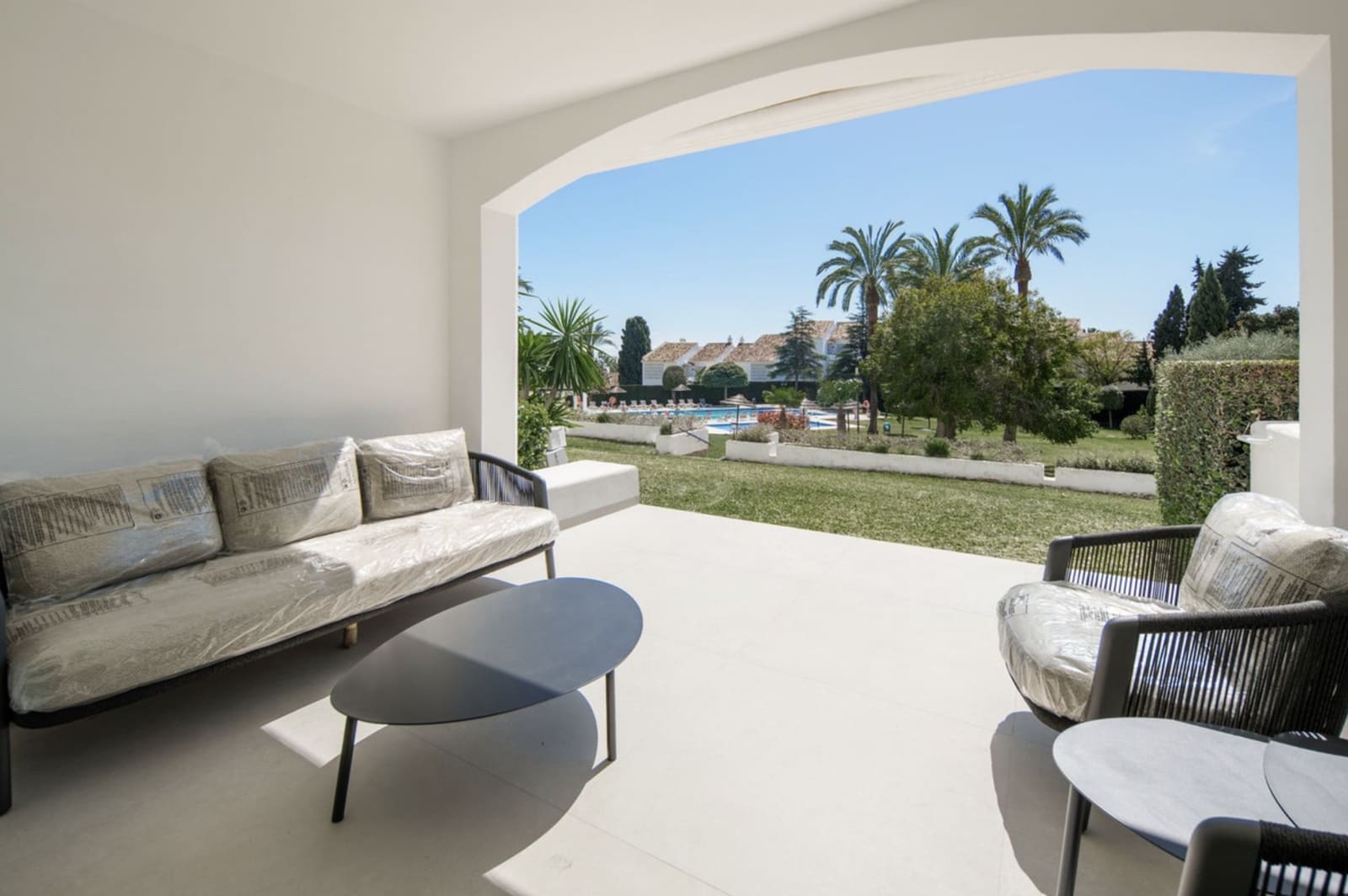 3 quarto Apartamento para venda em Nueva Andalucia com piscina garagem - 1 090 000 € (Ref: 10101881)
