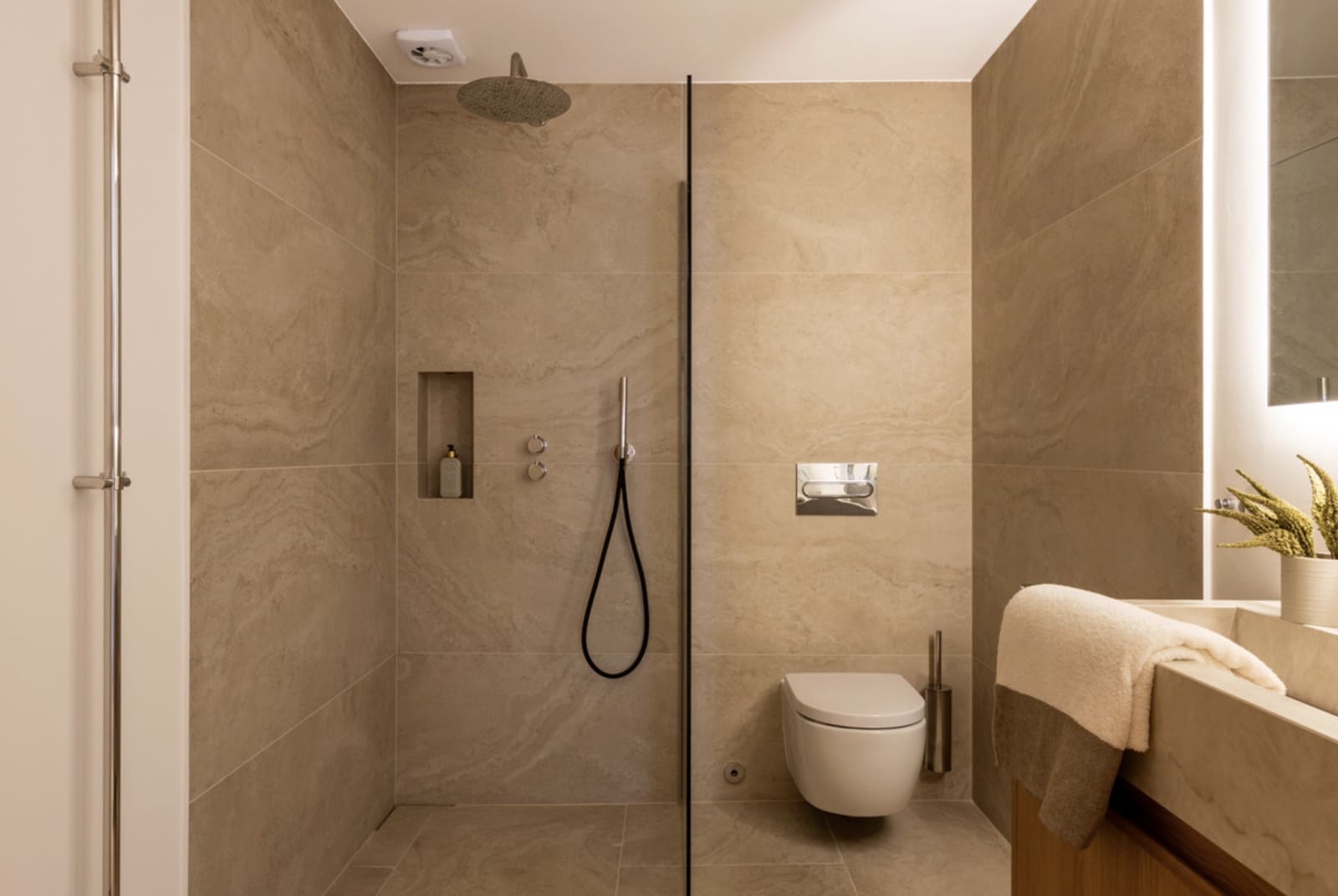 3 bedroom Apartment for sale in Nueva Andalucia with pool garage - € 1,349,000 (Ref: 10123534)