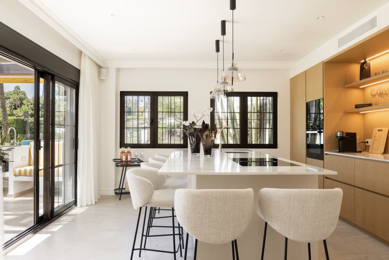 3 bedroom Apartment for sale in Nueva Andalucia with pool garage - € 1,349,000 (Ref: 10123534)