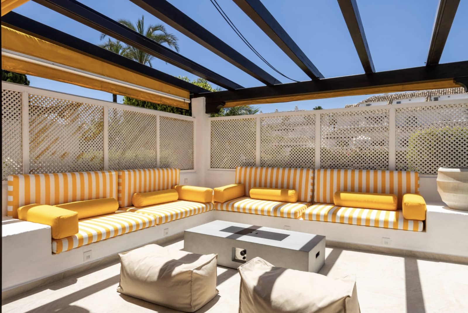 3 bedroom Apartment for sale in Nueva Andalucia with pool garage - € 1,349,000 (Ref: 10123534)