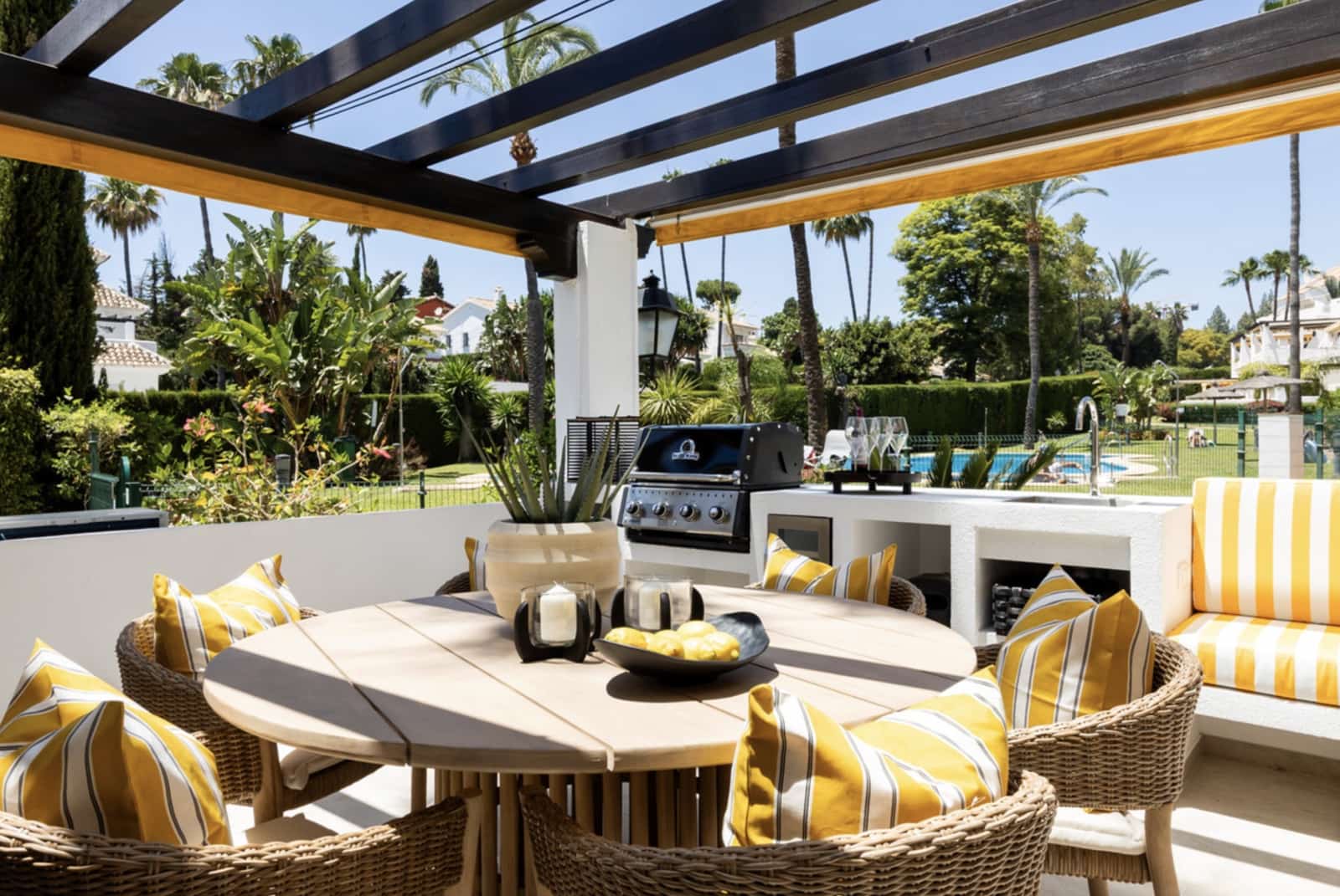 3 bedroom Apartment for sale in Nueva Andalucia with pool garage - € 1,349,000 (Ref: 10123534)